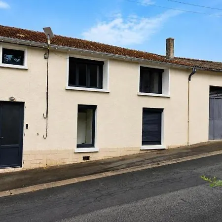 Appartement Privee Moderne Civaux, Proche